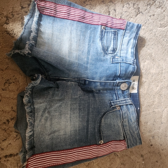 Girls Hudson Shorts - Picture 7 of 7